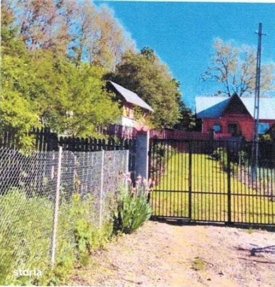 Casă cu 2 camere cu Teren 1546 Mp în Mălureni