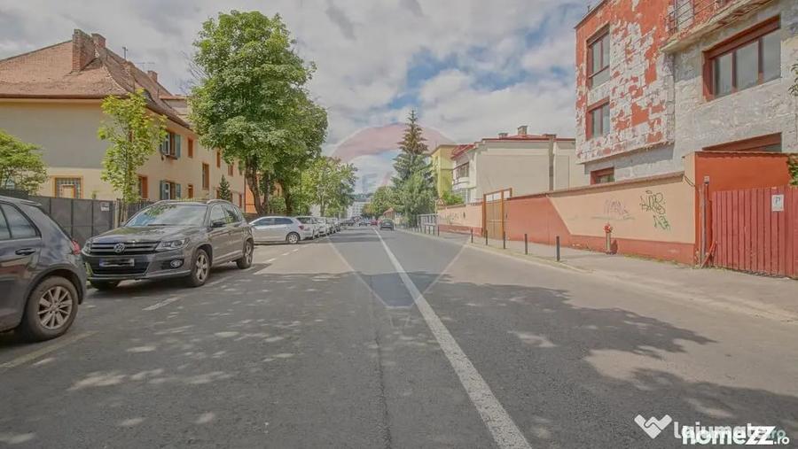 Apartament cu 2 camere semidecomandat în Centrul Istoric