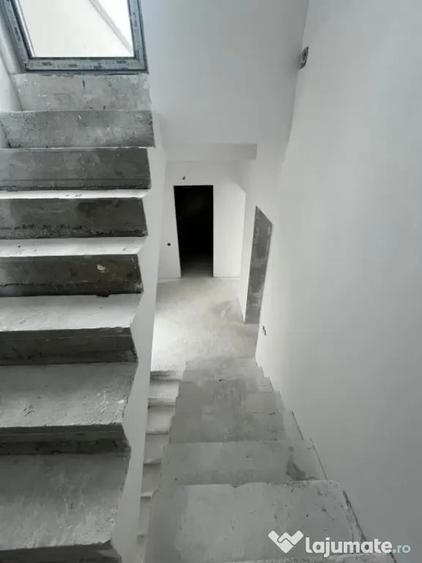 Casă cu 3 camere cu Teren 250 Mp în Dâmbul Rotund