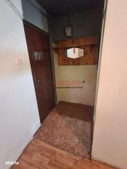 Sector 4 - Metrou Brancoveanu garsoniera decomandata - 1