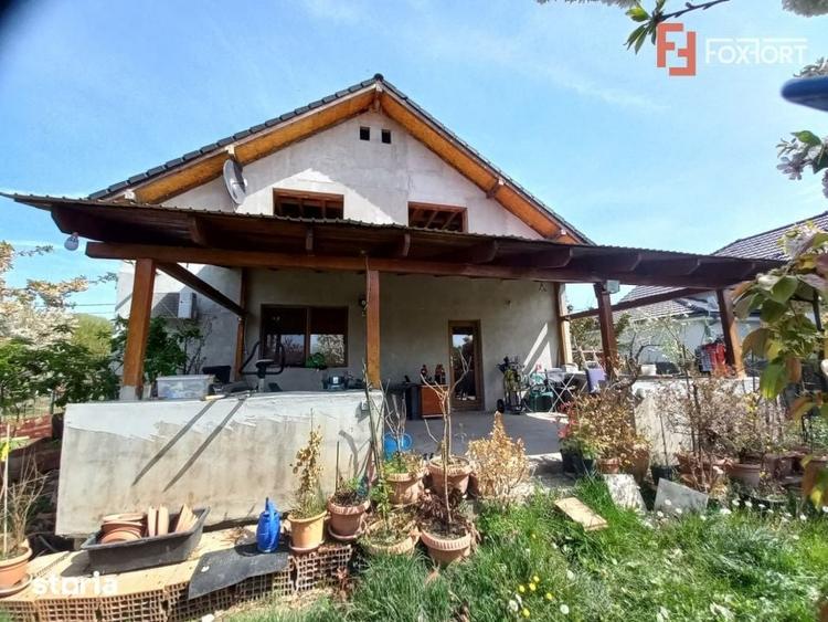 Casă cu 5 camere cu Teren 805 Mp în Ghiroda