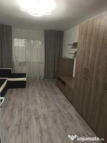 Garsonieră semidecomandată, mobilată în CET