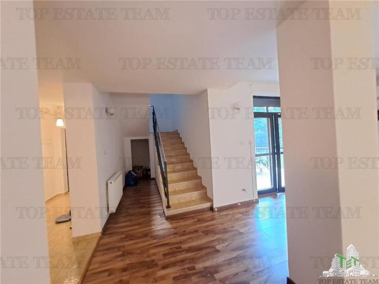 Casă individuală cu 7 camere cu Teren 505 Mp în Corbeanca
