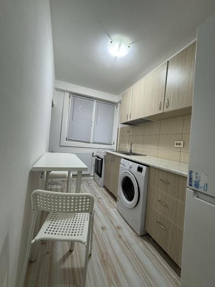 Apartament cu 2 camere decomandat în Berceni