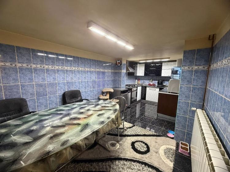 Casă individuală cu 5 camere cu Canalizare în Bucureștii Noi