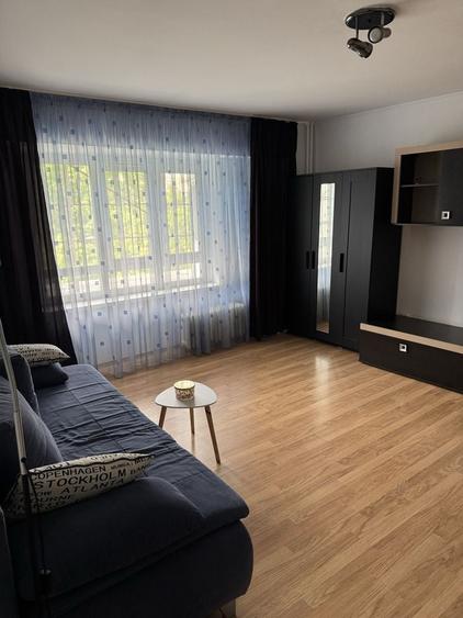 Apartament cu 2 camere decomandat în Basarab