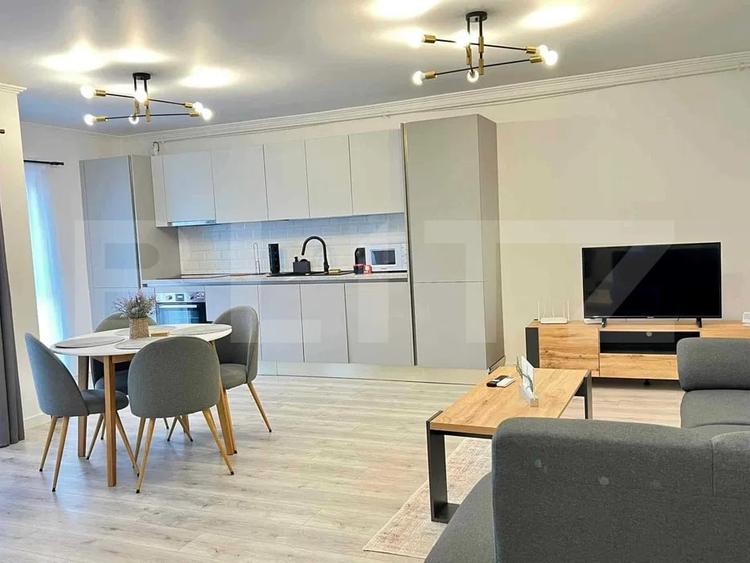 Apartament cu 2 camere semidecomandat, mobilat în Dâmbul Rotund