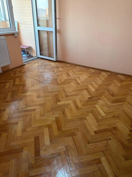 Apartament cu 3 camere semidecomandat în Titan