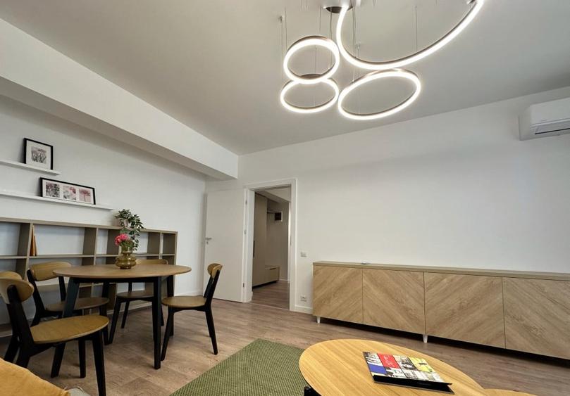 Apartament cu 2 camere decomandat, mobilat în Parcul Carol