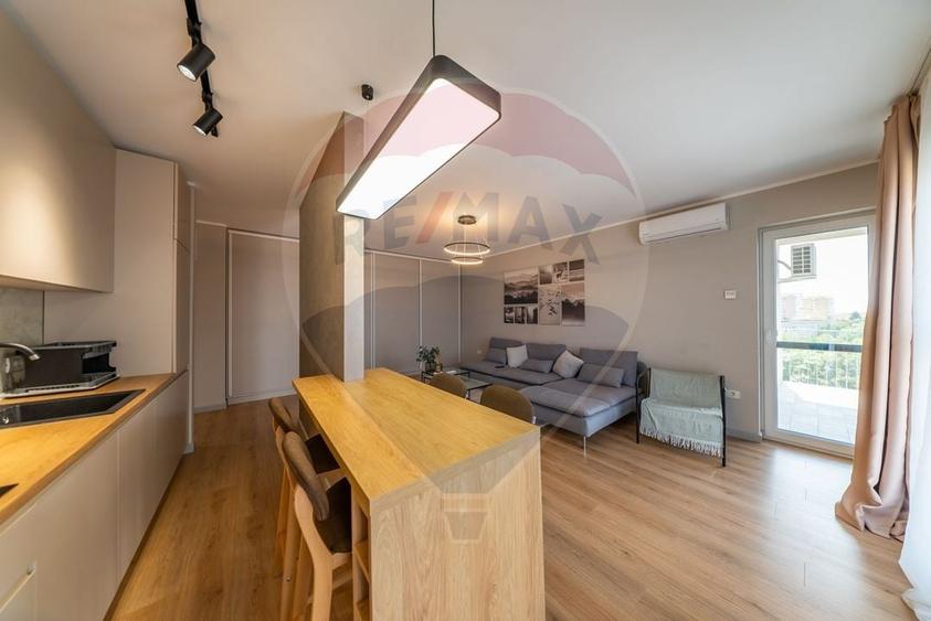 Apartament cu 2 camere semidecomandat, mobilat în Boul Roșu