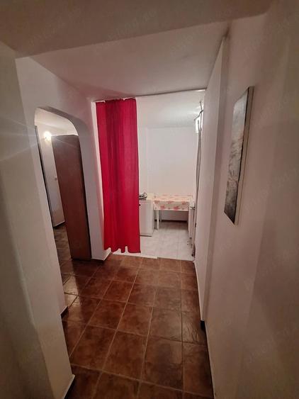 Apartament cu 3 camere decomandat în Aradului