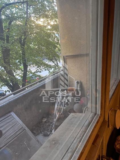 Apartament cu 4 camere decomandat, mobilat în Complex Studențesc
