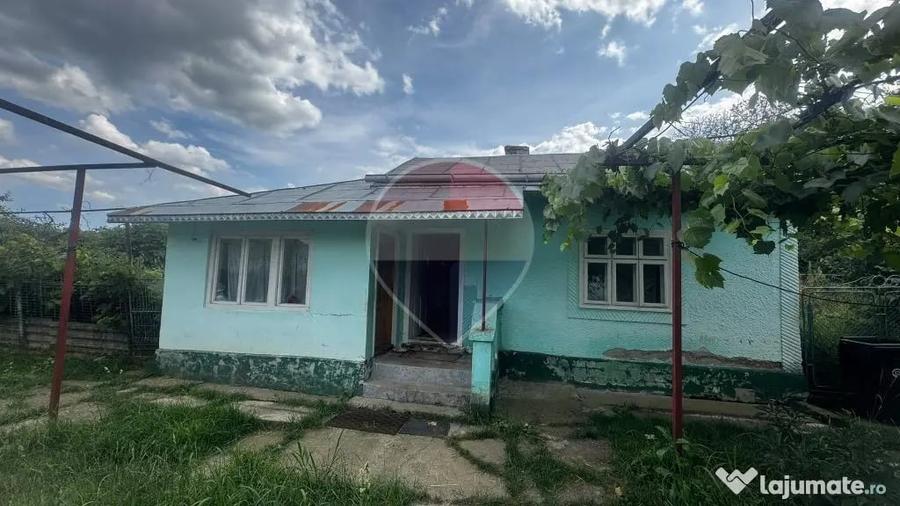 Casă cu 3 camere cu Teren 2600 Mp în Udești