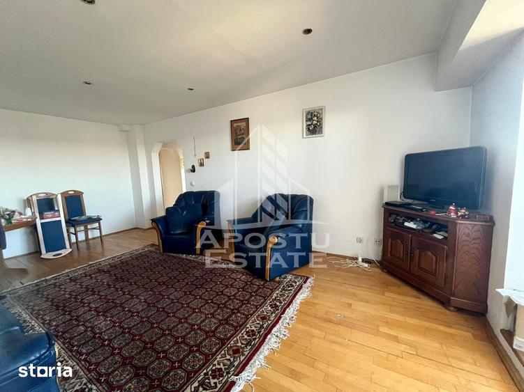 Apartament cu 4 camere decomandat în Fabric