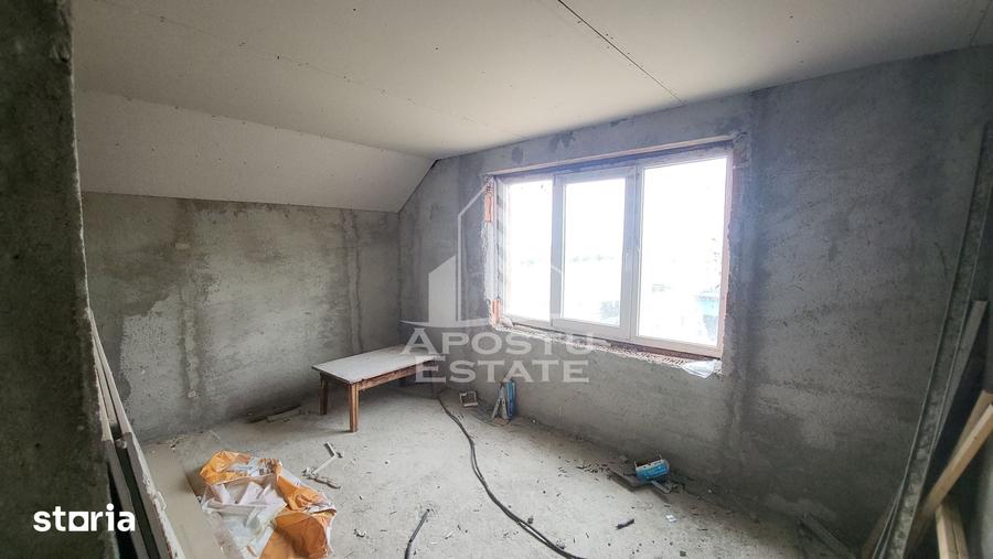 Casă cu 7 camere cu Teren 550 Mp în Dudeștii Noi