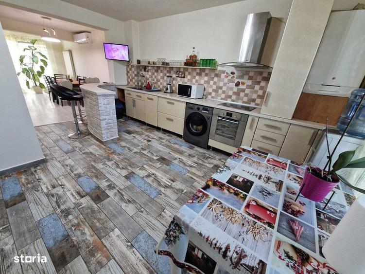 Casă cu 4 camere cu Teren 240 Mp în Bradu