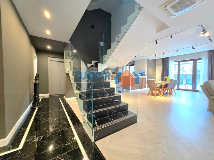 Duplex cu 9 camere cu Garaj în Pipera