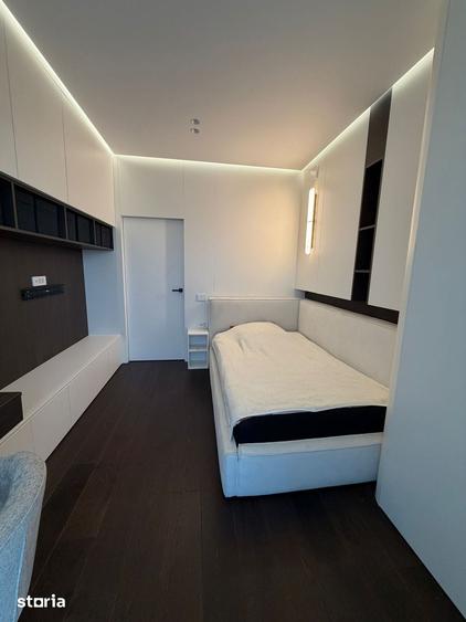 Apartament cu 4 camere, mobilat în Central
