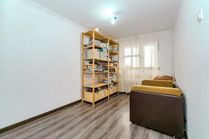 Apartament cu 3 camere decomandat în Șagului
