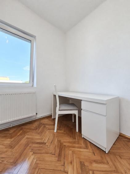 Birou, de 76 mp, în Central