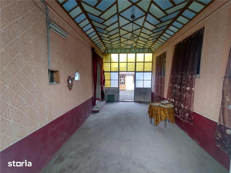 Casă cu 7 camere cu Teren 540 Mp în Berliște