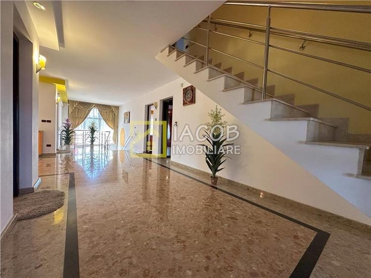 Casă individuală cu 6 camere cu Teren 1172 Mp în Cleja