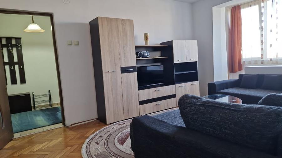 Apartament cu 2 camere semidecomandat, mobilat în Soarelui