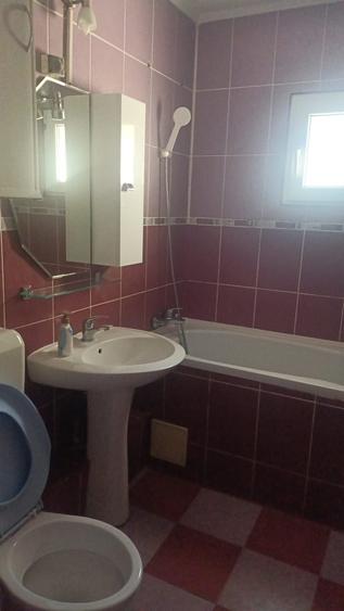 Apartament cu 3 camere decomandat în Rahova