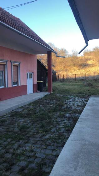 Casă cu 4 camere cu Teren 2000 Mp în Iara