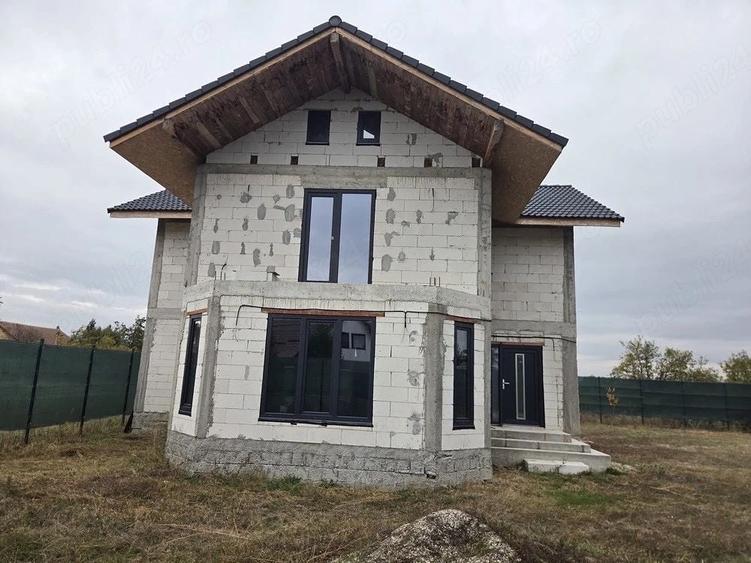 Casă individuală cu 5 camere cu Teren 690 Mp în Vințu de Jos