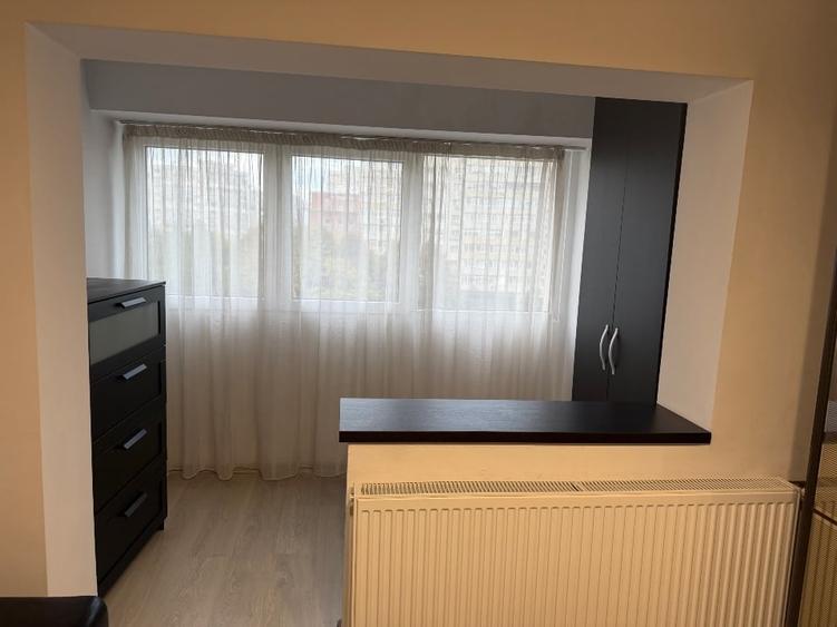 Apartament cu 3 camere decomandat în Banu Manta