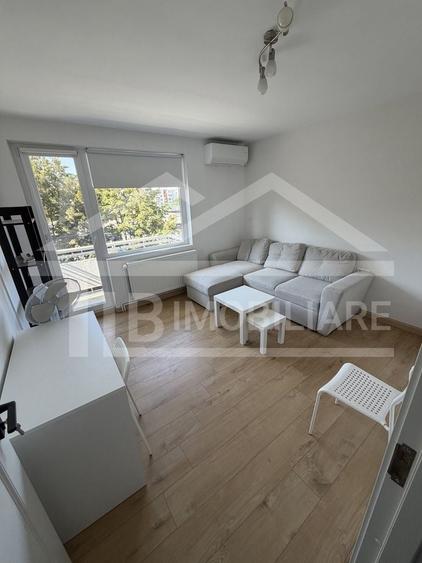 Apartament cu 2 camere decomandat, mobilat în 7 Noiembrie