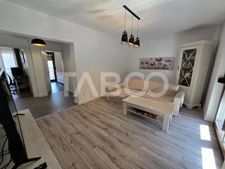 Apartament cu 4 camere decomandat în Central