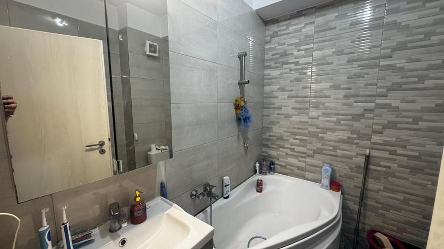 Apartament cu 3 camere în Militari