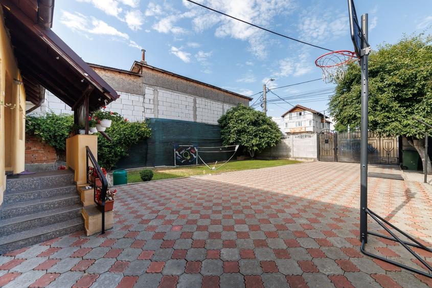 Casă cu 3 camere cu Canalizare în Câmpului