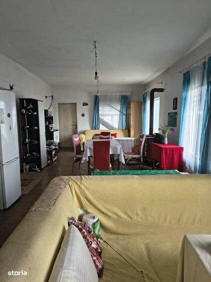 Casă cu 7 camere cu Teren 440 Mp în Sud