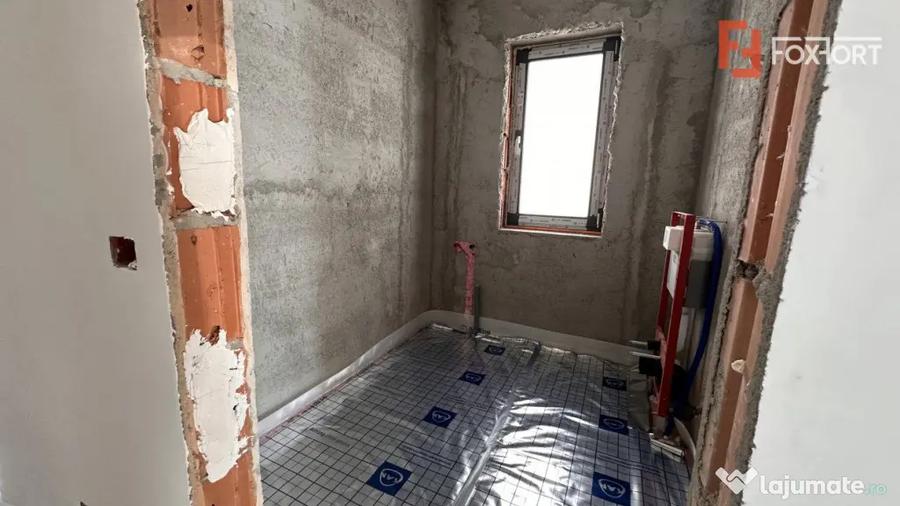 Casă cu 5 camere cu Teren 370 Mp în Moșnița Veche