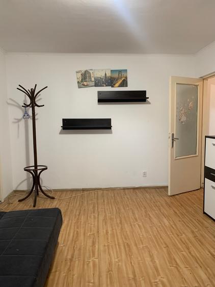 Apartament cu 2 camere semidecomandat în Inel I