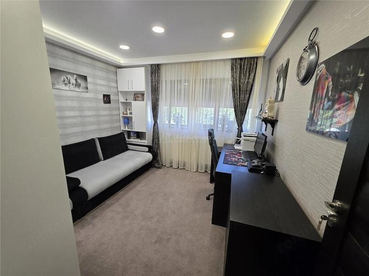 Casă cu 4 camere cu Teren 260 Mp în 1 Decembrie