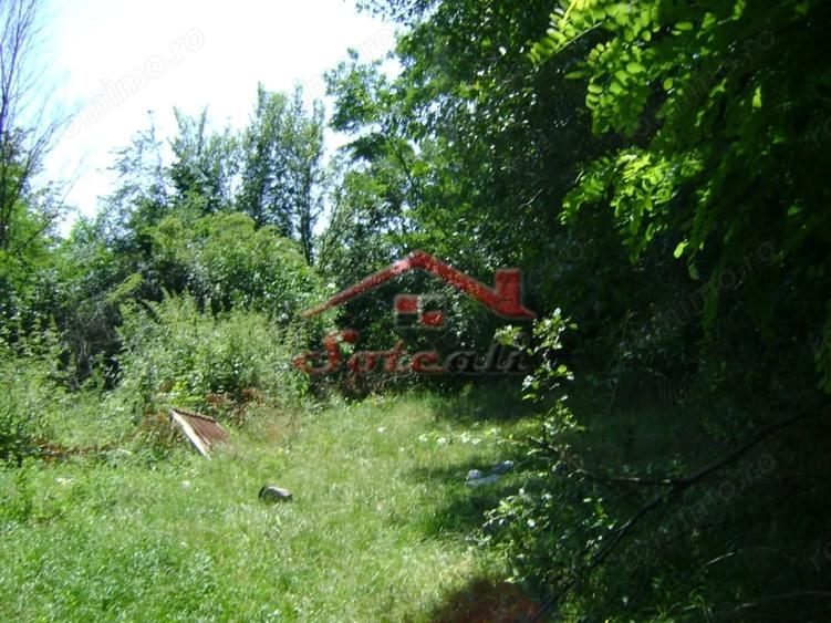 Teren de 1585 mp, în Cornu