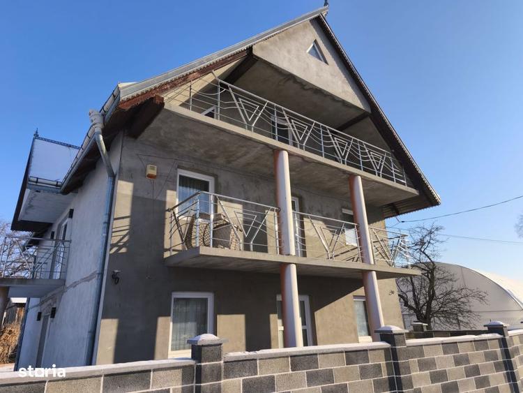 Casă cu 4 camere cu Teren 1500 Mp în Vicovu de Sus