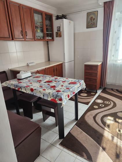 Apartament cu 2 camere decomandat în Ostroveni