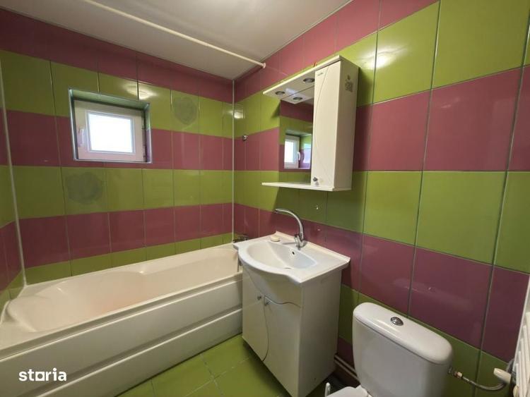 Apartament cu 3 camere semidecomandat în Mărășești