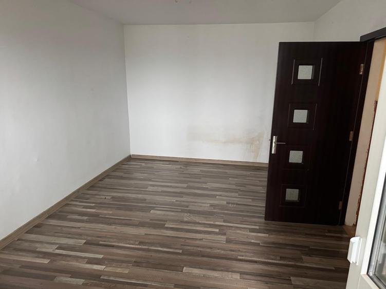 Apartament cu 2 camere semidecomandat în Dristor