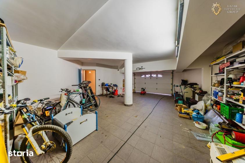 Casă cu 7 camere decomandat cu Teren 1200 Mp în Pârneava