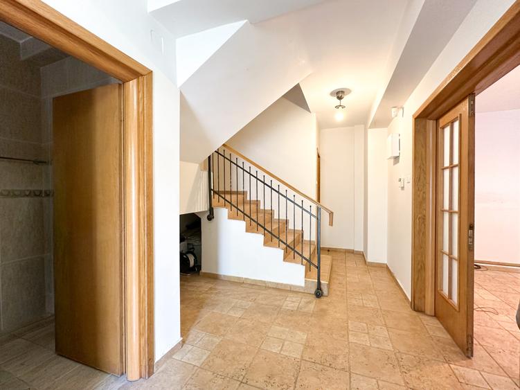 Duplex cu 4 camere cu Teren 124 Mp în Aviației
