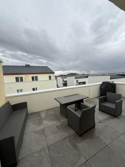 Apartament cu 3 camere decomandat în Sânpetru