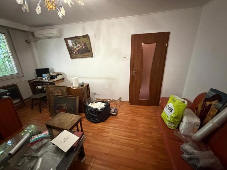 Apartament cu 3 camere semidecomandat, mobilat în Drumul Taberei