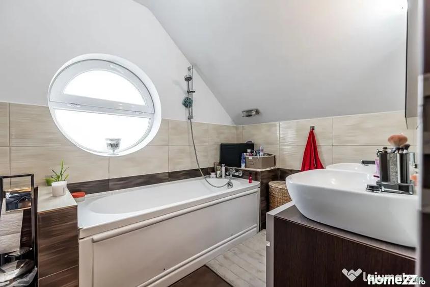 Casă cu 4 camere cu Teren 387 Mp în Central