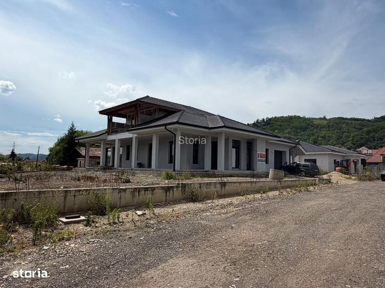 Casa noua de vanzare, zona Stadionului